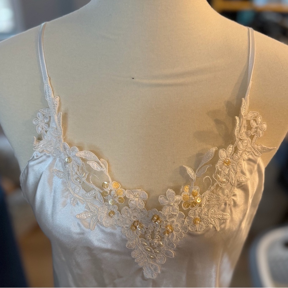 Intimo Ivory Satin Chemise with Floral Lace - Picture 9 of 9